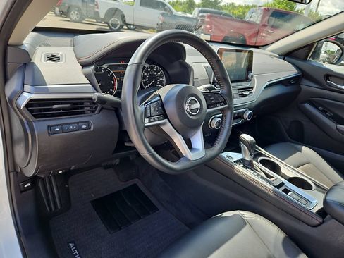Used 2025 Nissan Altima 2.5 SR AWD/4WD image 17