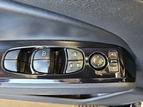 Used 2024 Nissan Altima 2.5 SR FWD image 25