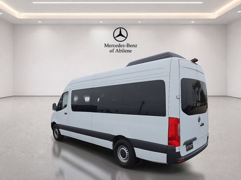 Used 2025 Mercedes-Benz Sprinter 2500 image 4