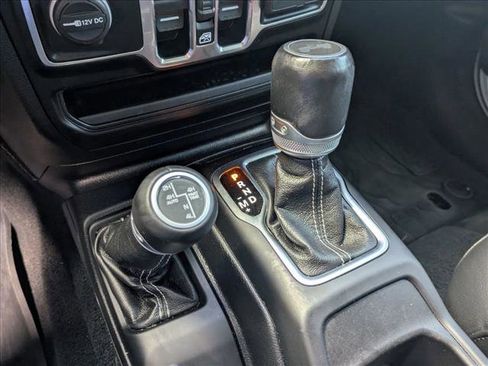 Used 2020 Jeep Wrangler Unlimited Sahara image 14