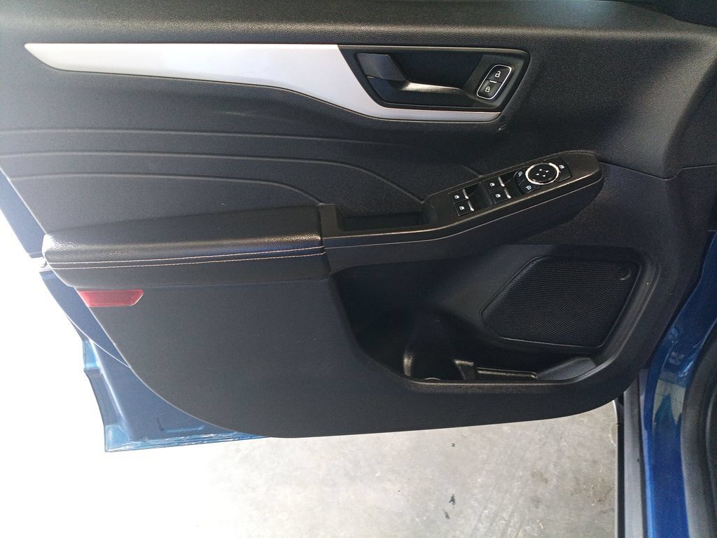 Used 2022 Ford Escape SE AWD/4WD image 14