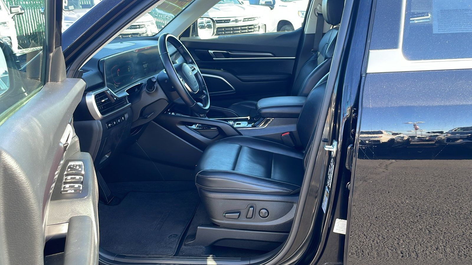 Used 2025 Kia Telluride S AWD/4WD image 28