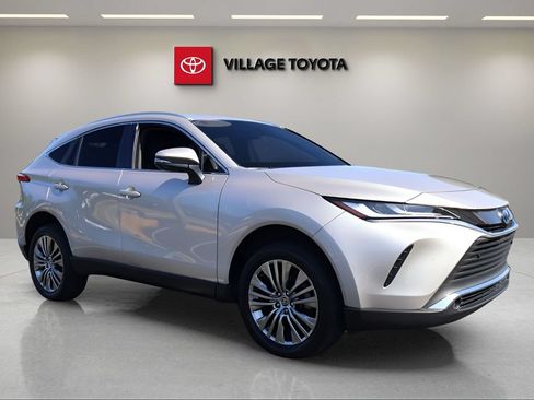 Certified 2022 Toyota Venza XLE AWD/4WD image 7