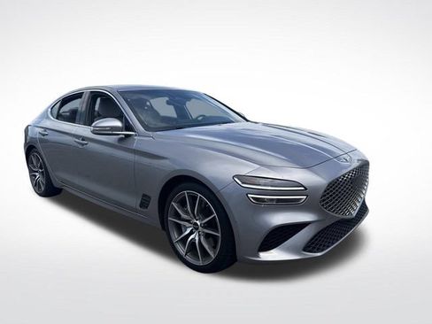 Used 2024 Genesis G70 2.5T RWD image 9