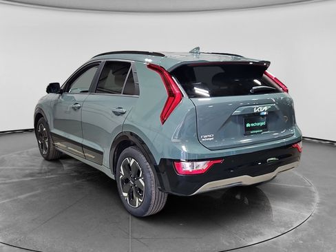 Used 2023 Kia Niro Wind w/ Wind Preserve Package FWD image 2