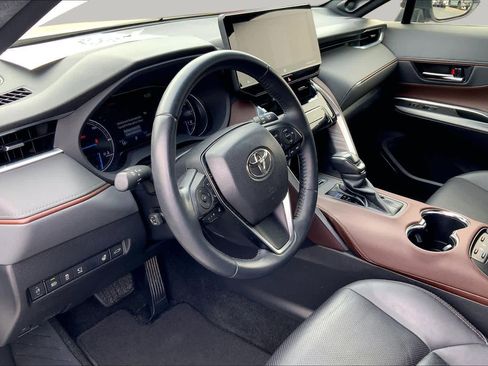 Used 2021 Toyota Venza Limited AWD/4WD image 17