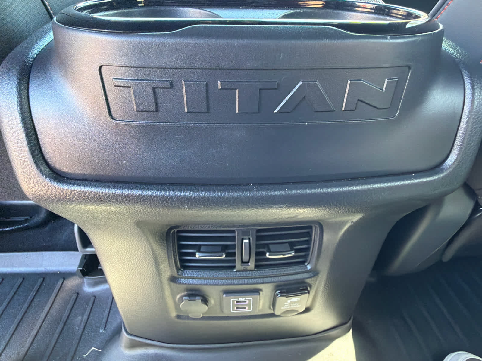 Used 2021 Nissan Titan PRO-4X w/ Pro-4x Utility Package AWD/4WD image 14