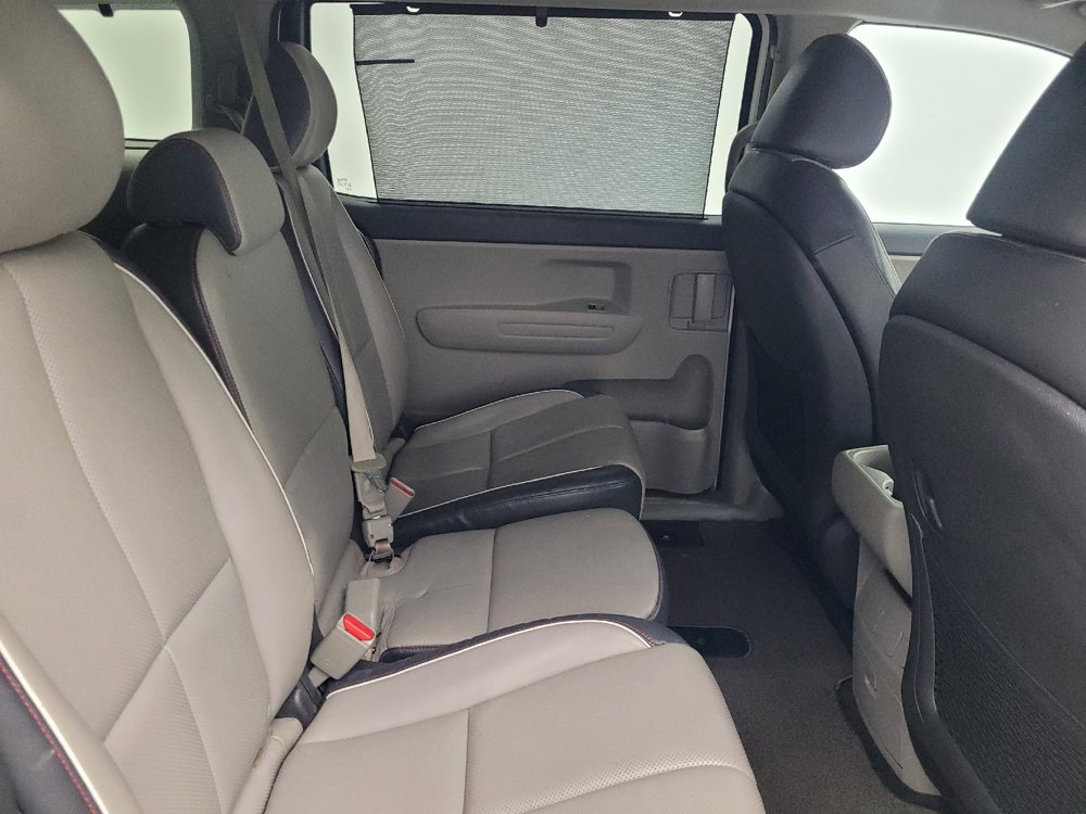 Used 2017 Kia Sedona LX w/ LX Essentials Premium Package FWD image 19