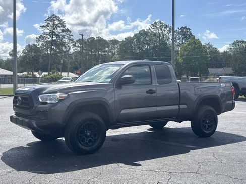 Used 2021 Toyota Tacoma SR w/ SX Package RWD image 3