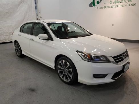 Used 2015 Honda Accord Sport image 8