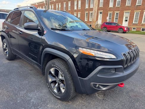 Used 2016 Jeep Cherokee Trailhawk AWD/4WD image 6