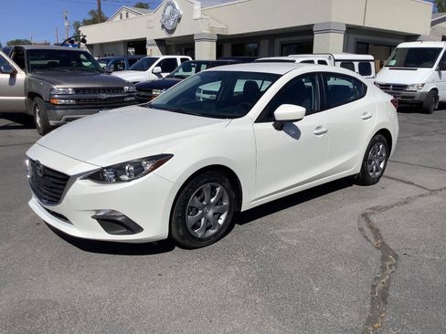 Used 2016 MAZDA MAZDA3 i Sport FWD image 20
