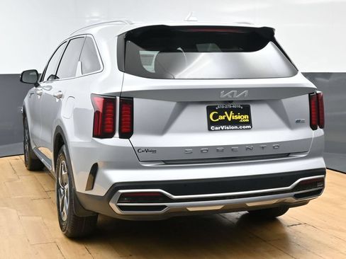 Used 2022 Kia Sorento S FWD image 7