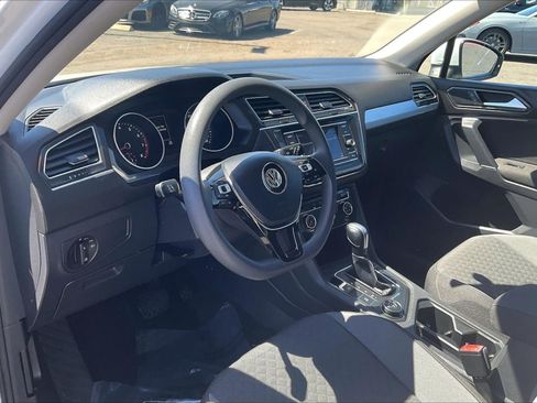 Used 2018 Volkswagen Tiguan S w/ 3rd Row Seat Package AWD/4WD image 11