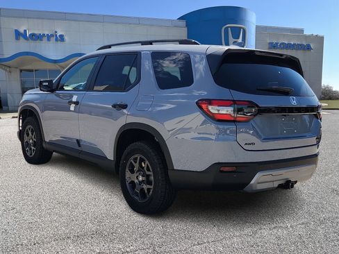New 2025 Honda Pilot TrailSport image 3