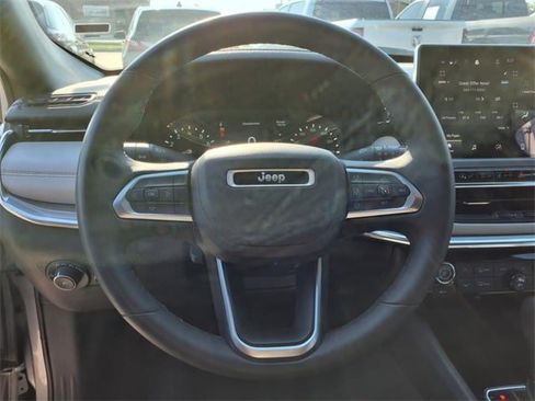 Certified 2024 Jeep Compass Limited image 11