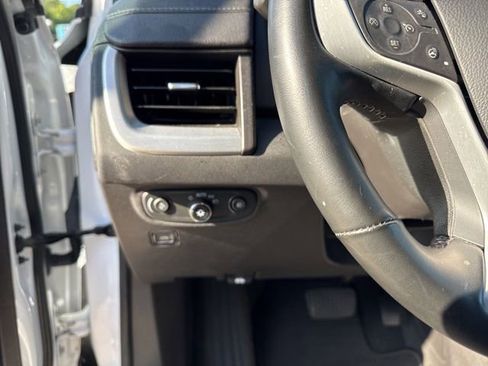 Used 2024 GMC Terrain SLT FWD image 14