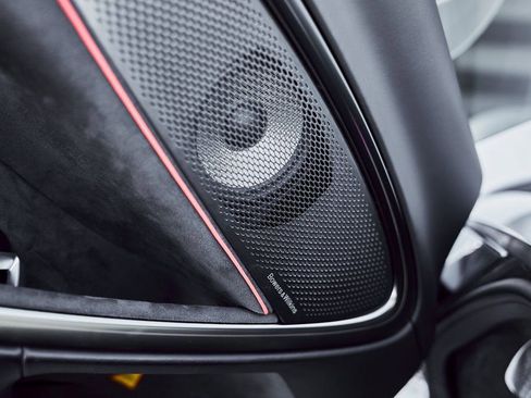 Used 2023 McLaren Artura RWD image 39