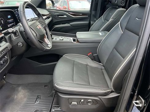 Certified 2024 Cadillac Escalade Premium Luxury w/ Performance Package image 20