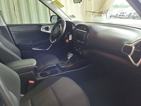 Used 2022 Kia Soul LX w/ Technology Package FWD image 10