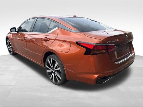 Used 2020 Nissan Altima 2.5 SR w/ Premium Package AWD/4WD image 2