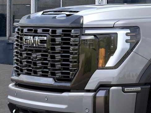 New 2026 GMC Sierra 3500 Denali Ultimate AWD/4WD image 13