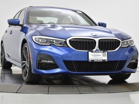Used 2022 BMW 330i xDrive Sedan w/ M Sport Package AWD/4WD image 12