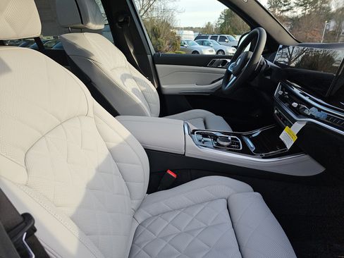 New 2026 BMW X5 xDrive50e w/ M Sport Package AWD/4WD image 10