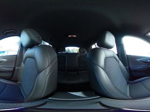 Used 2025 Buick Envista Preferred image 37