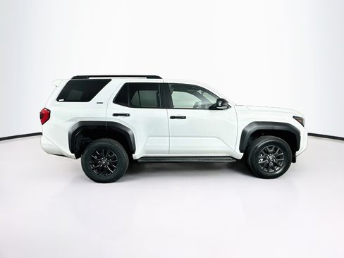 Used 2025 Toyota 4Runner SR5 AWD/4WD image 10
