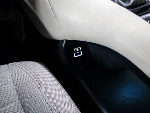 Certified 2023 Honda HR-V LX image 33