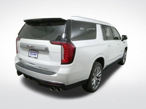Used 2023 GMC Yukon XL Denali w/ Denali Reserve Package AWD/4WD image 4