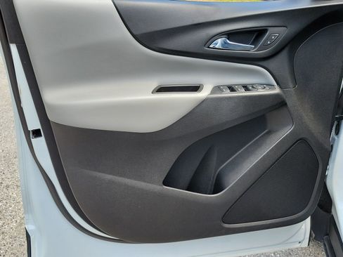 Used 2020 Chevrolet Equinox LT FWD image 13