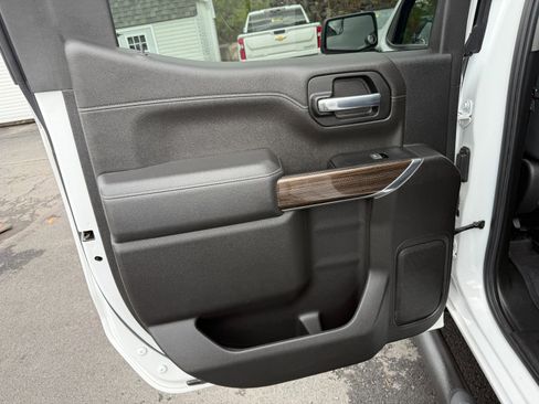 Used 2019 Chevrolet Silverado 1500 LT Trail Boss image 17