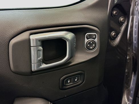 Used 2023 Jeep Wrangler Sahara w/ Cold Weather Group image 15