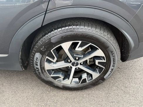 Used 2024 Kia Sportage EX FWD image 17