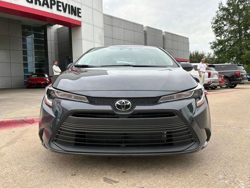 New 2026 Toyota Corolla LE FWD image 2
