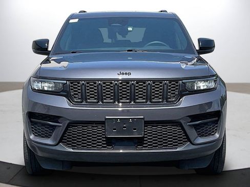 Certified 2023 Jeep Grand Cherokee Altitude AWD/4WD image 3