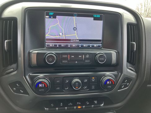 Used 2018 Chevrolet Silverado 2500 LTZ image 19