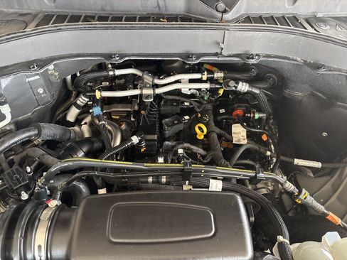 Used 2021 Ford Explorer XLT w/ Equipment Group 202A RWD image 34