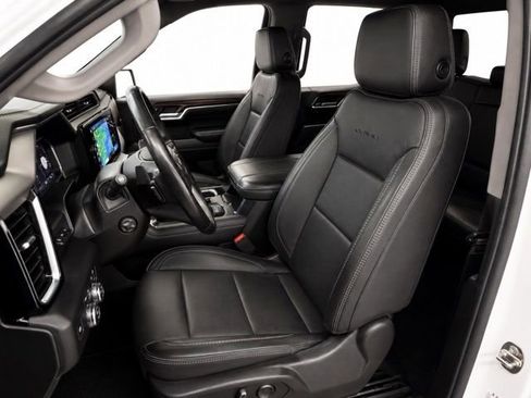 Used 2024 GMC Sierra 1500 Denali w/ Technology Package AWD/4WD image 12