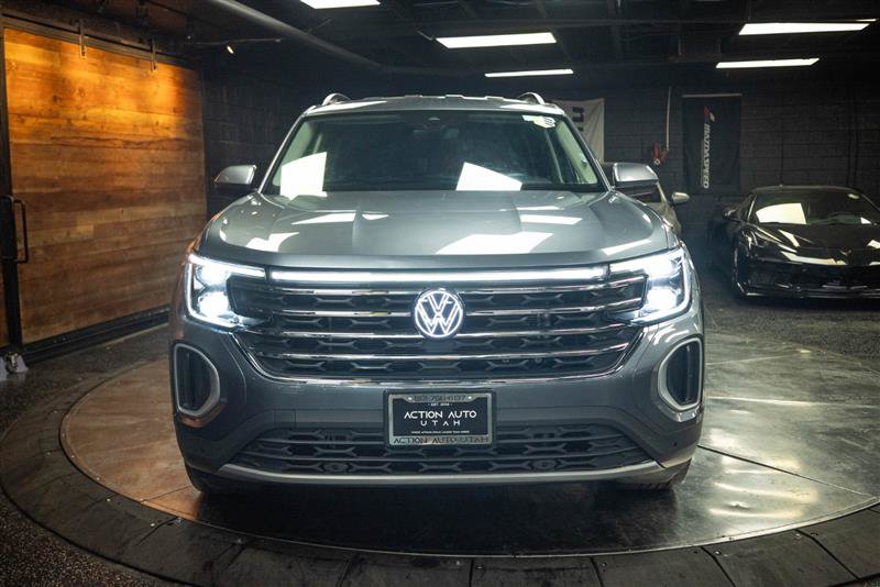 Used 2025 Volkswagen Atlas SE AWD/4WD image 4