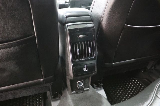 Used 2025 Jeep Compass Latitude w/ Sun & Sound Group AWD/4WD image 32