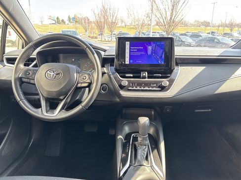 Used 2025 Toyota Corolla SE image 28