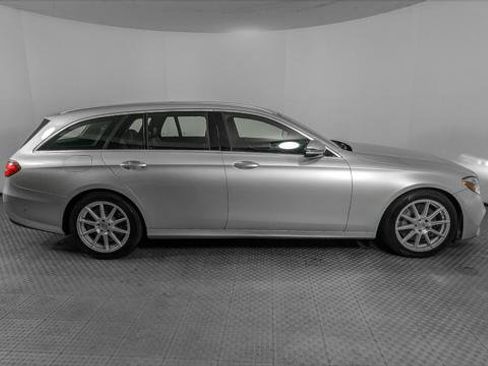 Used 2017 Mercedes-Benz E 400 4MATIC Wagon image 9