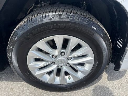 Used 2018 Lexus GX 460 Premium w/ Premium Package AWD/4WD image 14