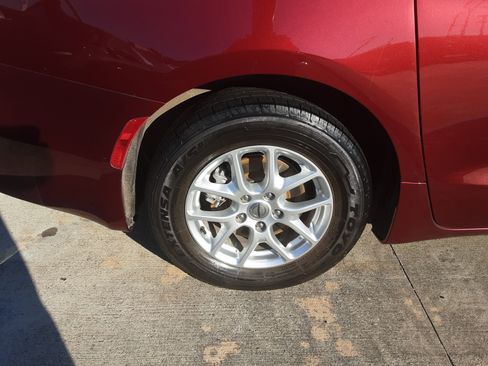 Used 2022 Chrysler Pacifica Touring-L w/ Uconnect Theater Family Group image 22