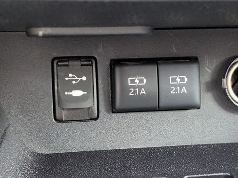 Certified 2018 Toyota Highlander LE FWD image 21