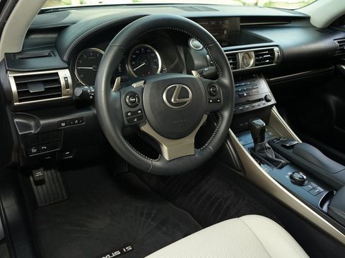 Used 2014 Lexus IS 350 image 2