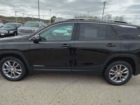 Used 2022 GMC Terrain SLT w/ Tech Package AWD/4WD image 7